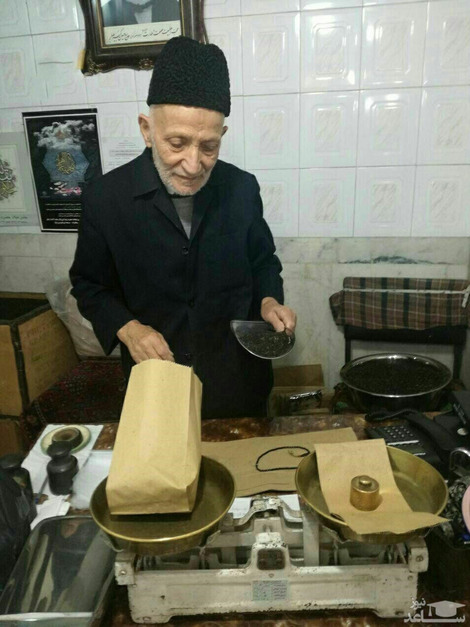 (عکس) تقدیر امام جمعه تبریز از کسبه با انصاف بازار