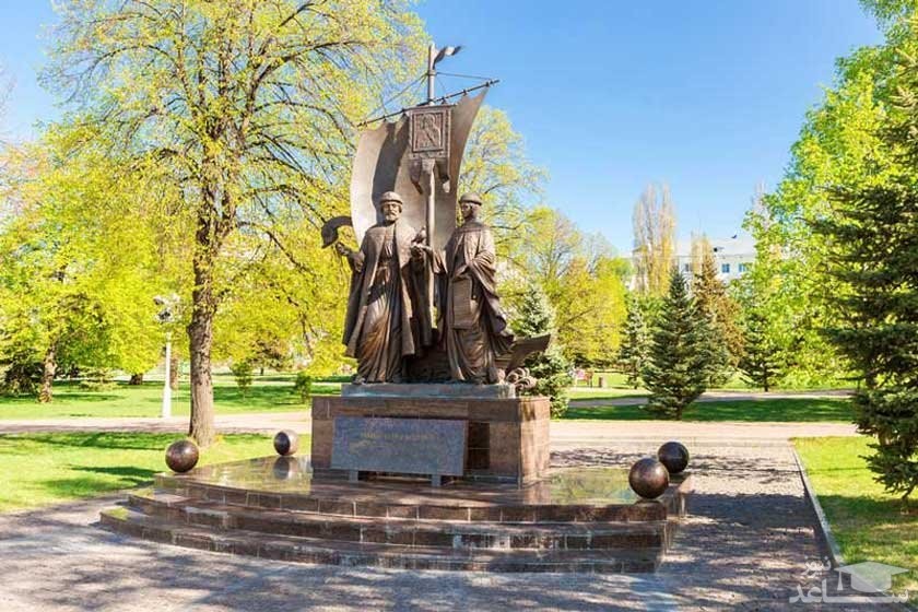 تندیس پیتر و فورونیا