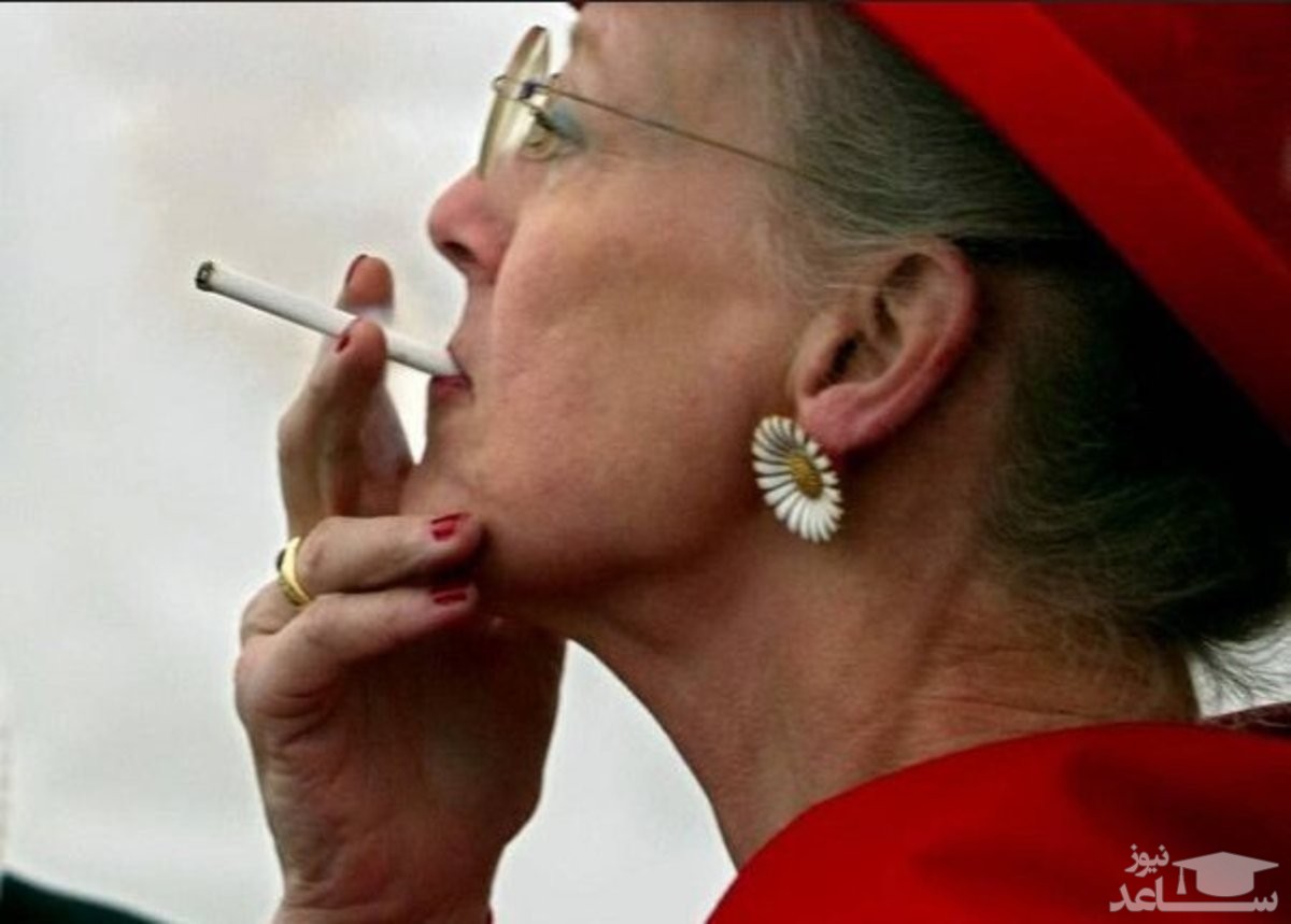 مارگارت 82 ساله، یک سیگاری قهار و پیرترین ملکه اروپا