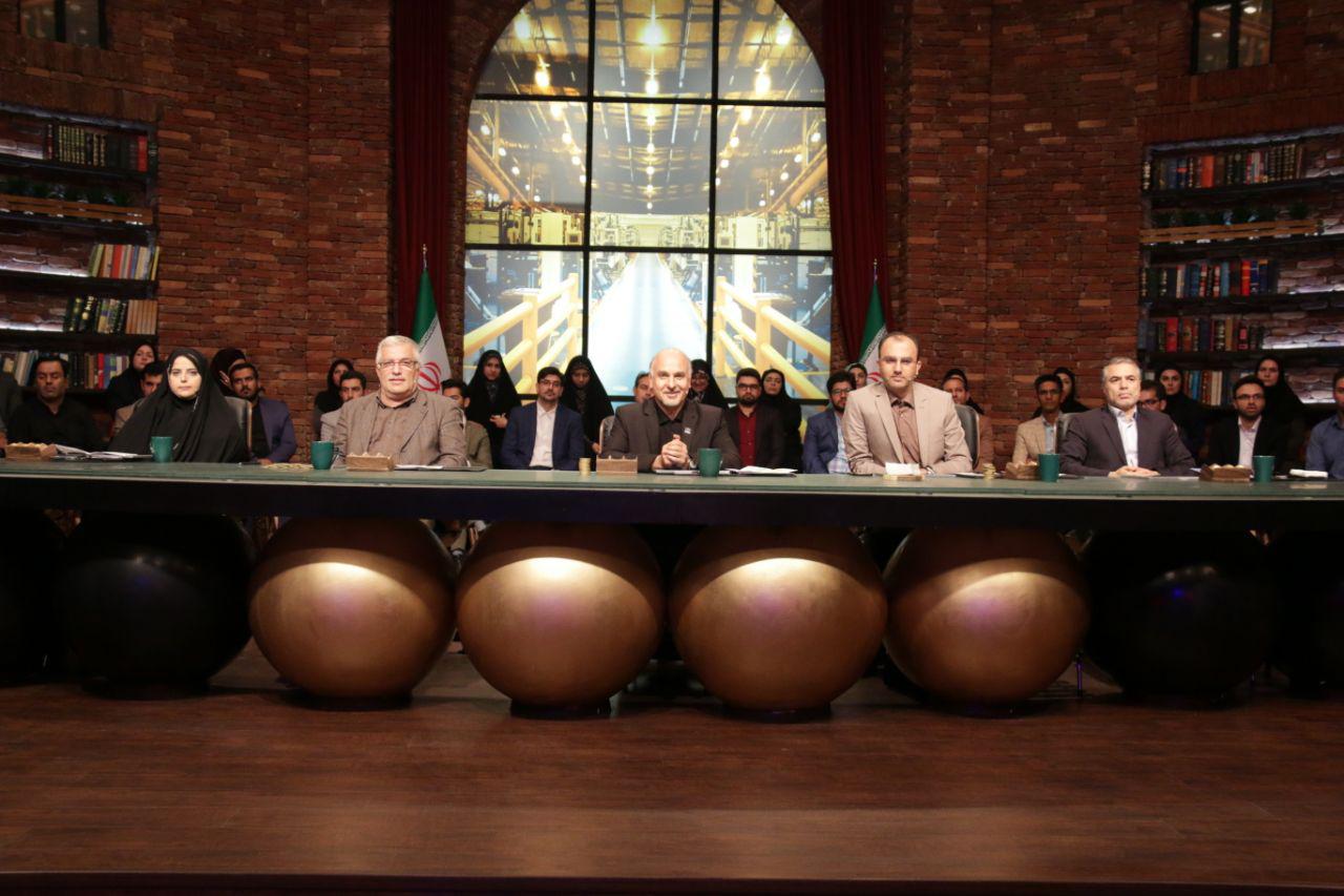 وقتی شرکت کننده «عصرجدید» با شلاق سر از «میدون» درآورد! + فیلم