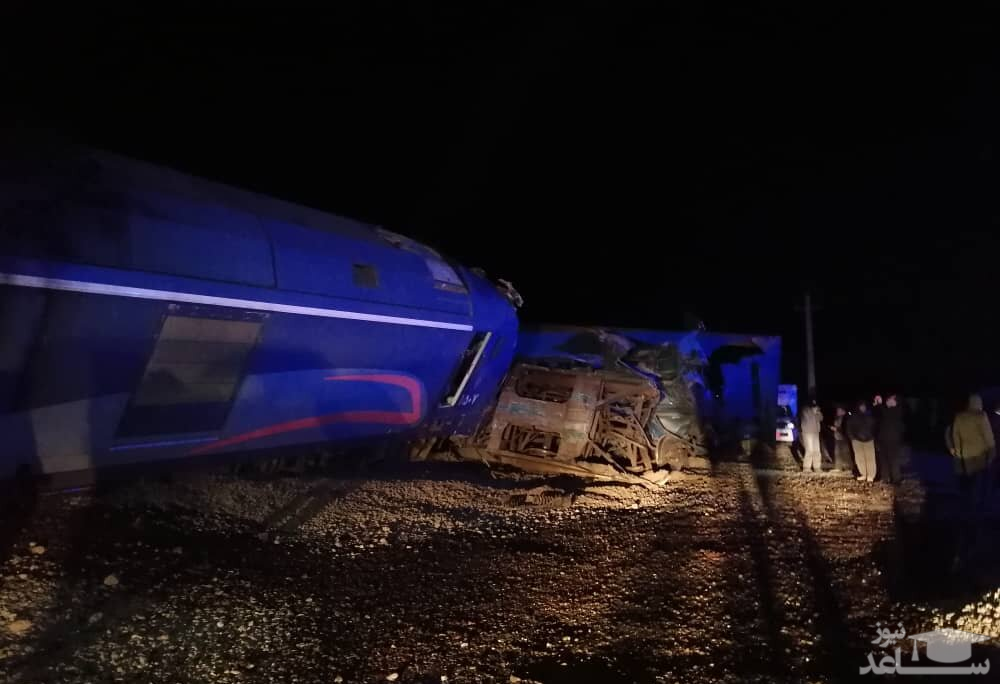 (فیلم) برخورد دو قطار مسافربری و باری در راه آهن قزوین - رشت