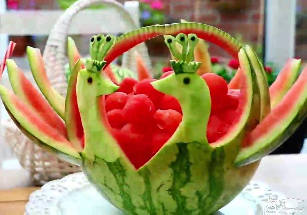 (ویدیو) میوه آرایی تزیین هندوانه برای شب یلدا (شماره 4)