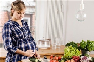 تغذیه مناسب برای افزایش وزن جنین در ماه های آخر بارداری