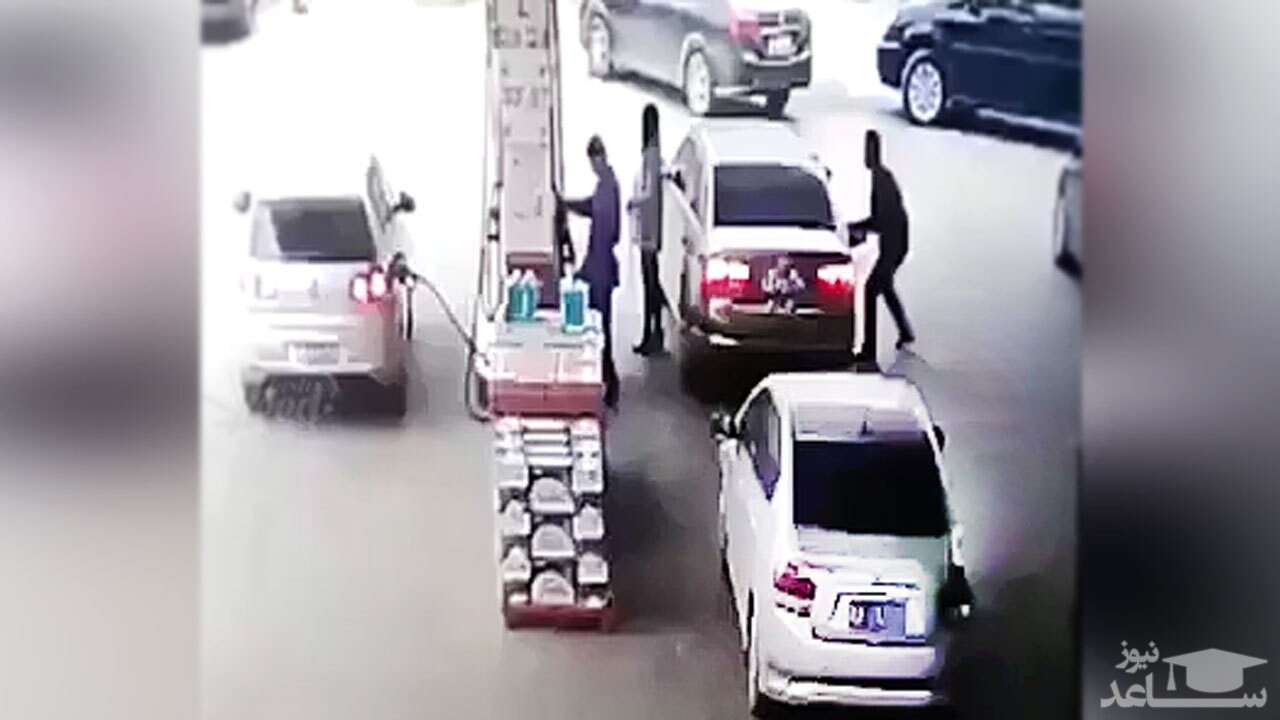(فیلم) سرقت حرفه‌ای از خودروها در پمپ بنزین!