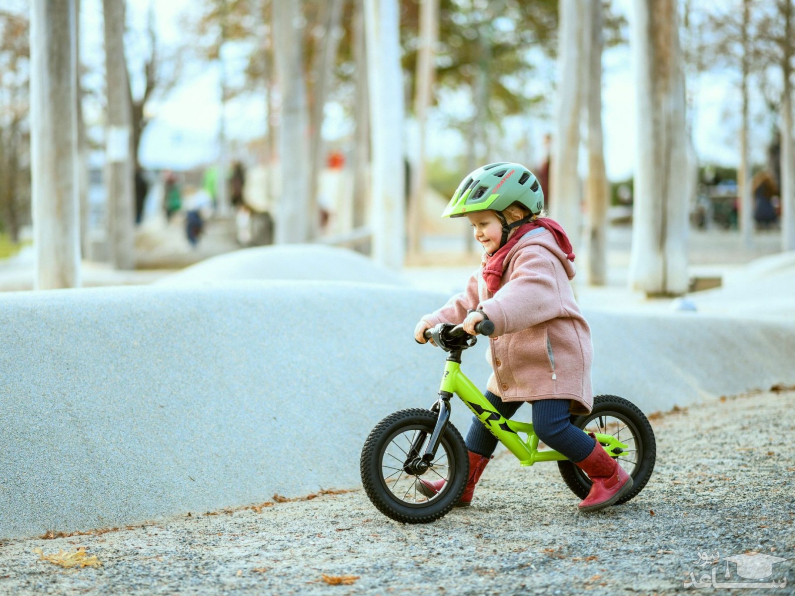 کودک دوچرخه سوار 