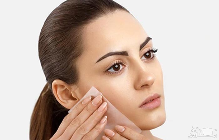پوستر پاکسازی صورت با کاغذ خشک کن