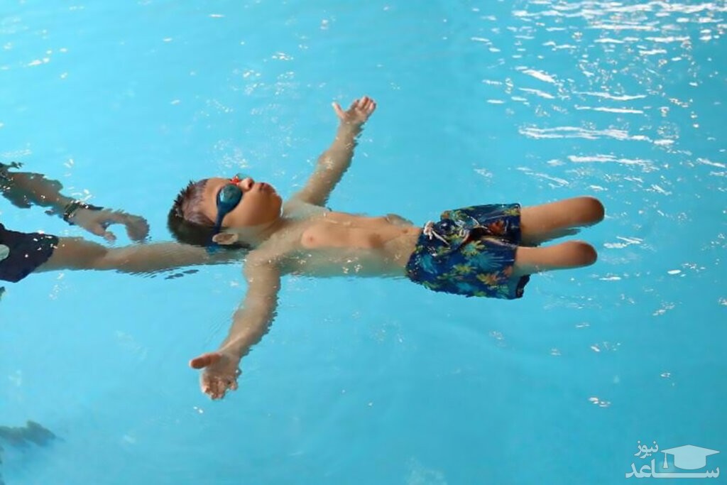 کودک اعجاب‌انگیز ایرانی که بدون پا شنا می‌کند و مثل باد می‌دود! +فیلم و عکس