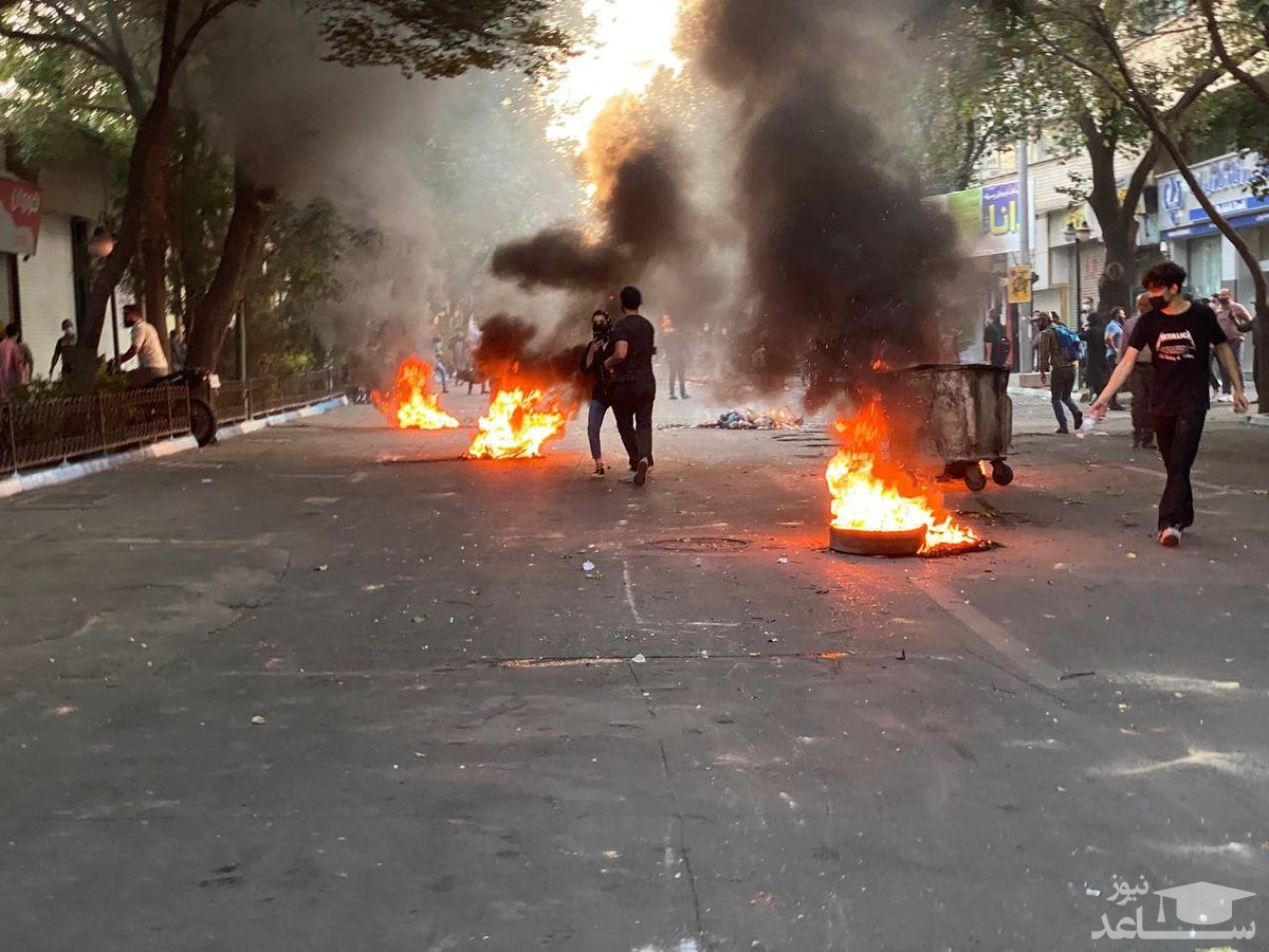 (فیلم) حمله وحشیانه اغتشاشگران به پیکر بی جان سرباز قروه ای