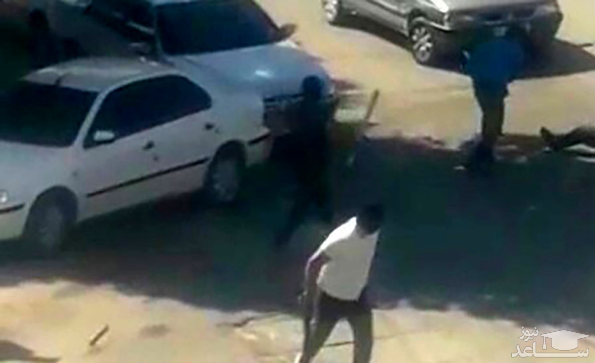 (فیلم) دعوای وحشتناک با اسلحه و قمه کشی در وسط خیابان در یاسوج