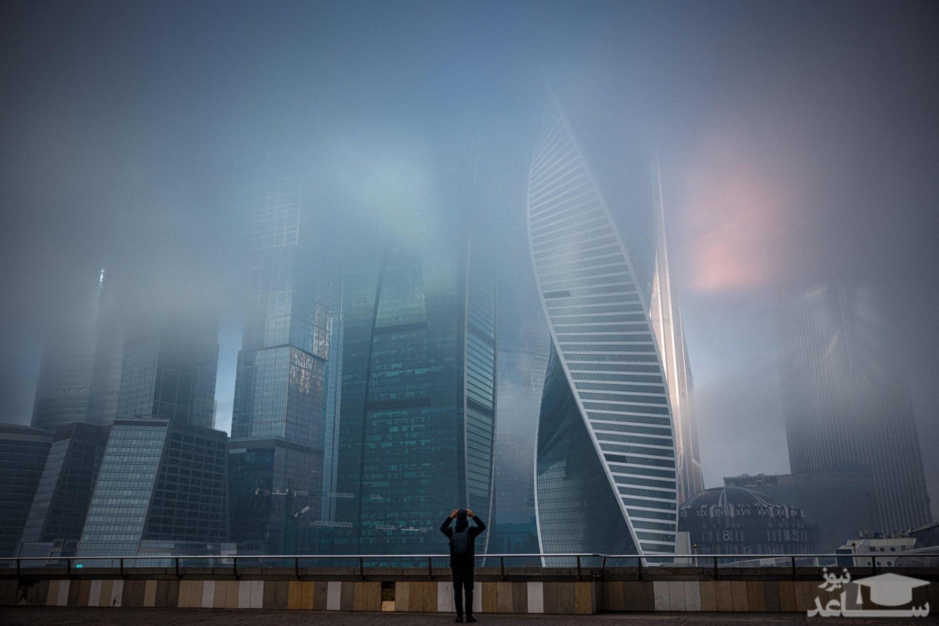 ساختمان مرکز تجارت جهانی زیر مه غلیظ در شهر مسکو روسیه/ خبرگزاری فرانسه