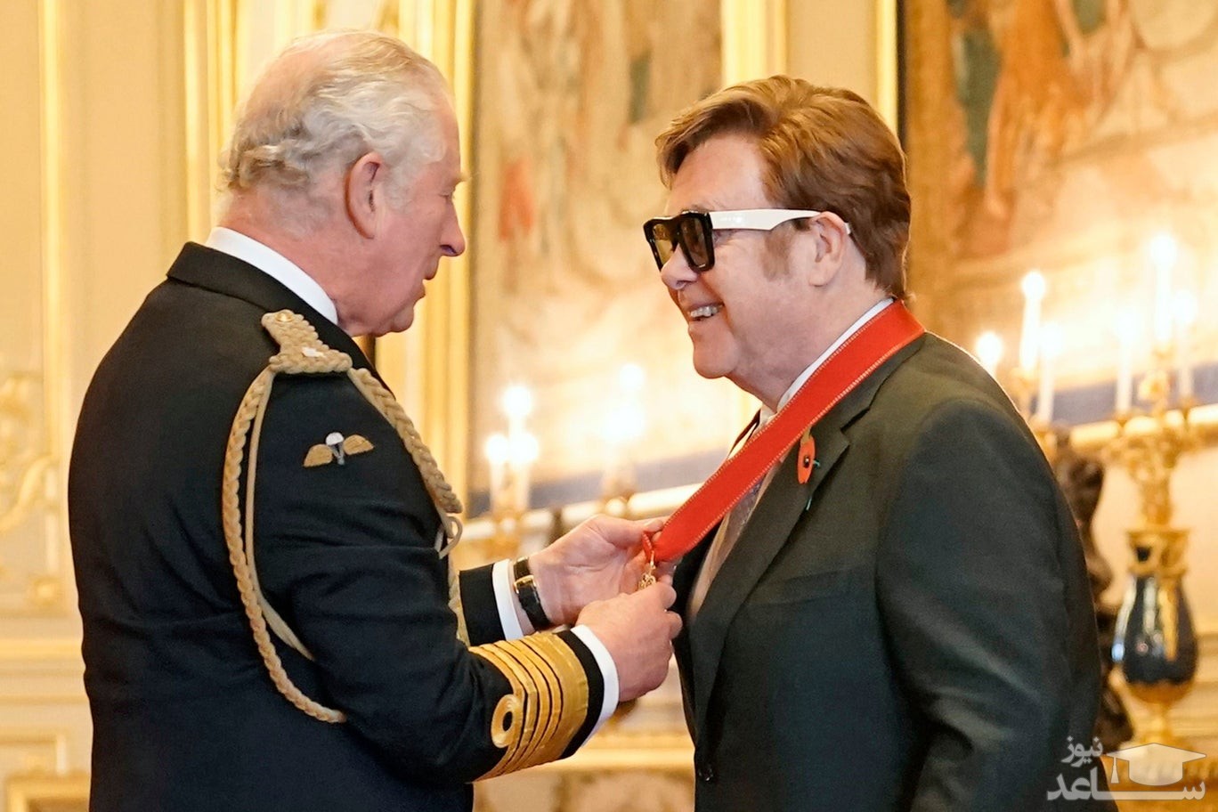اعطای نشان افتخار از سوی ولیعهد بریتانیا به سر"التون جان" خواننده بریتانیایی/ PA