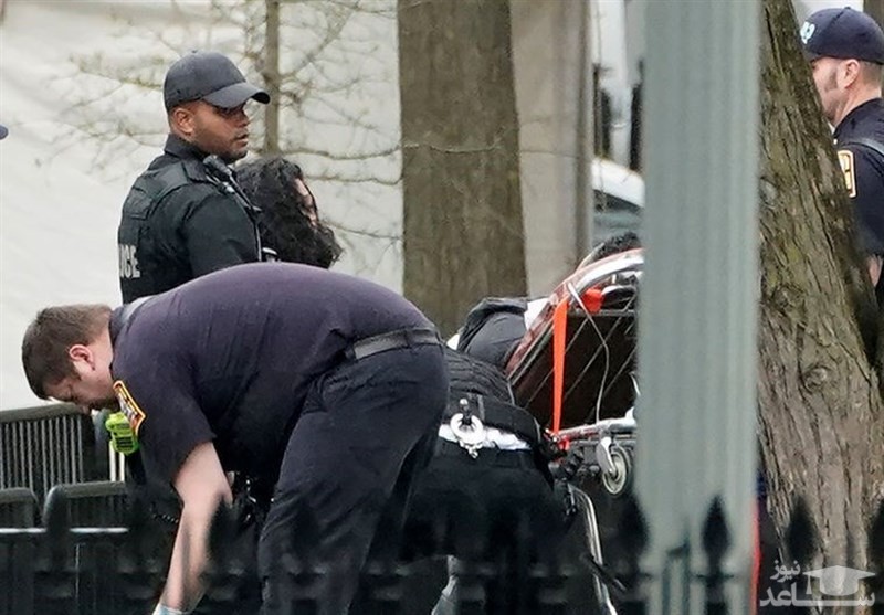 یک مرد خود را در مقابل کاخ سفید به آتش کشید