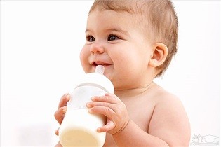 مواد شیمیایی مضر با شیر مادر چه میکند؟