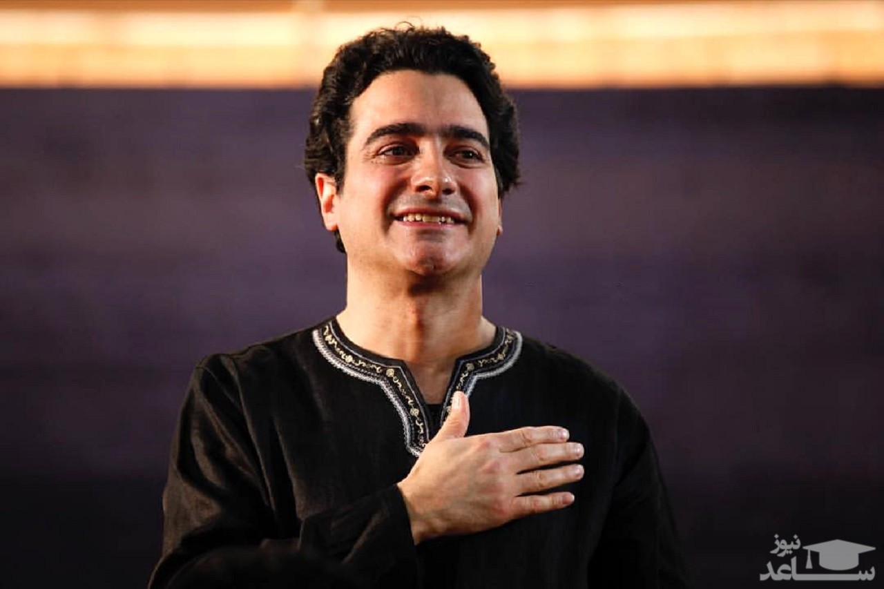 آوازخوانی همایون شجریان روی رینگ بوکس