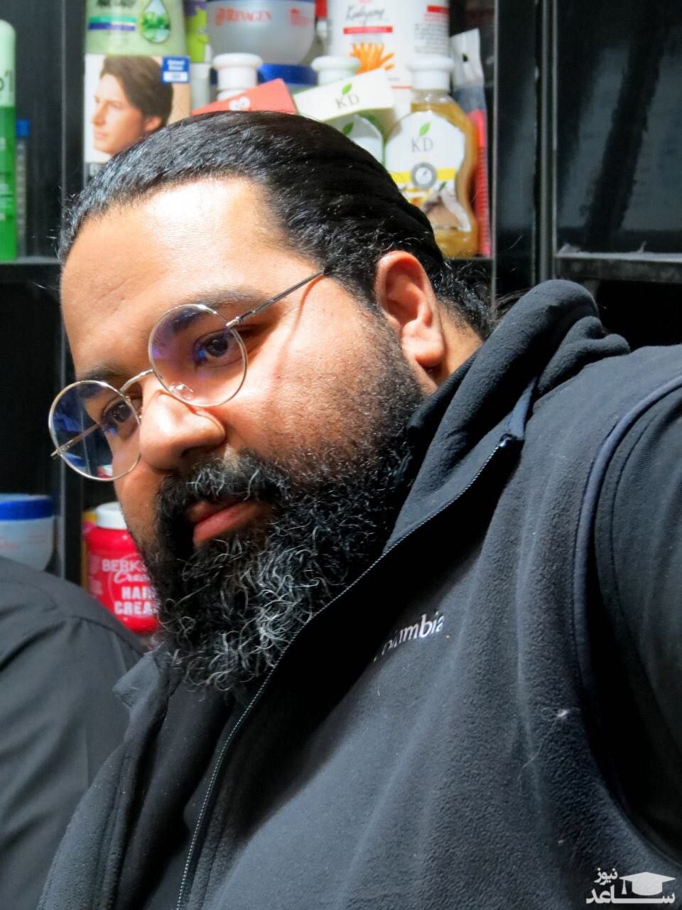 (فیلم) اجرای زنده آهنگی از پوران توسط رضا صادقی