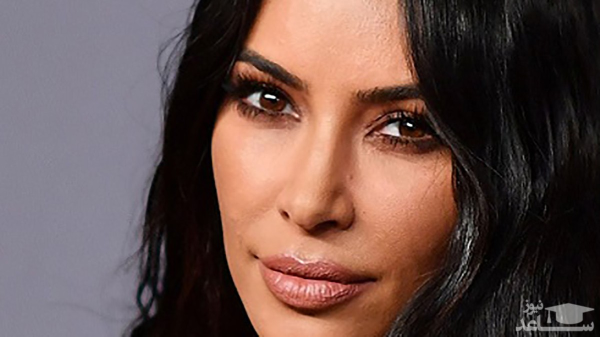 کیم کارداشیان لباس ابریشمی گران‌قیمت مریلین مونرو را خراب کرد!/ عکس