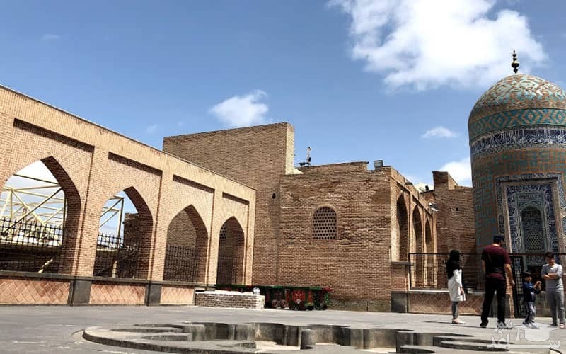 صحن اصلی یا حیاط داخلی بقعه شیخ صفی