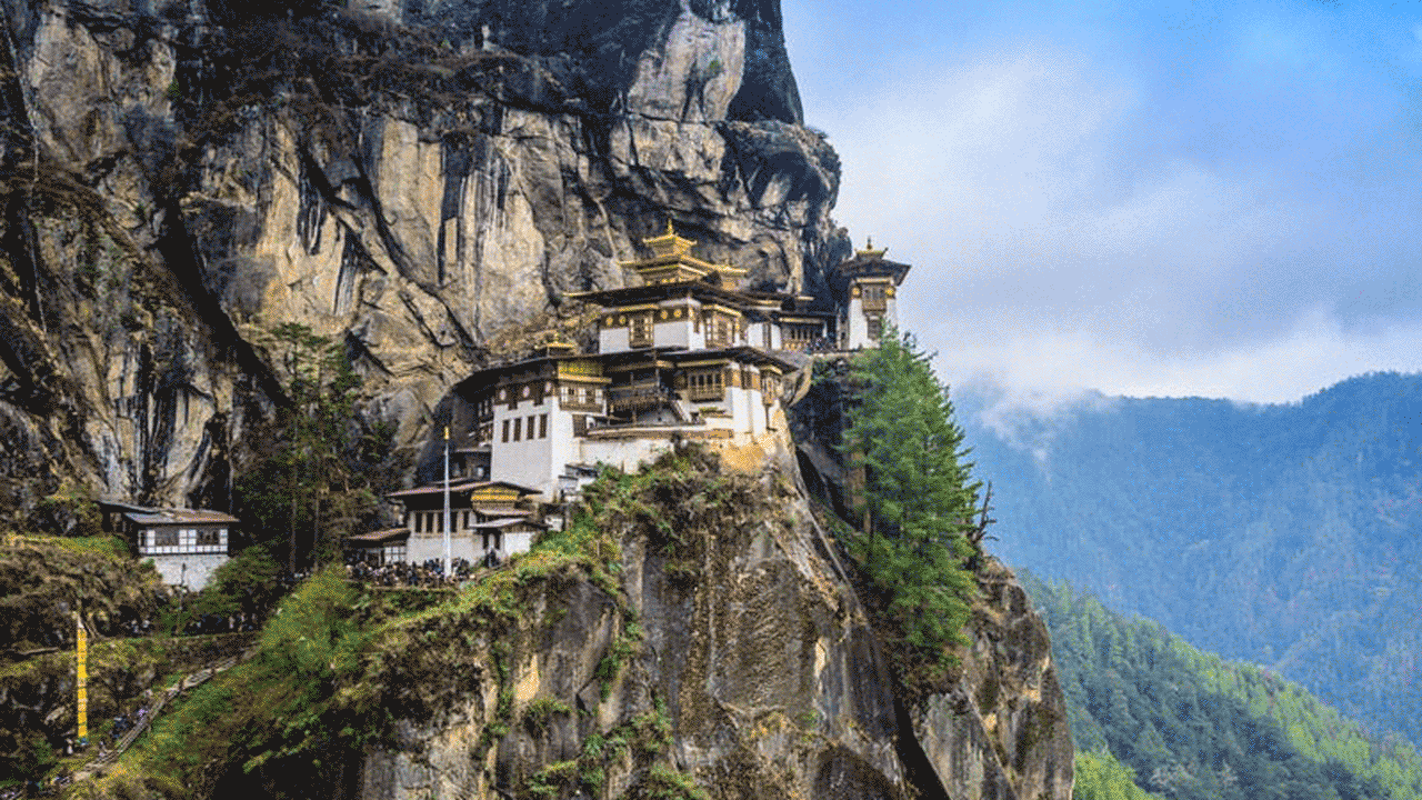 (فیلم) خانه های صخره ای در چین