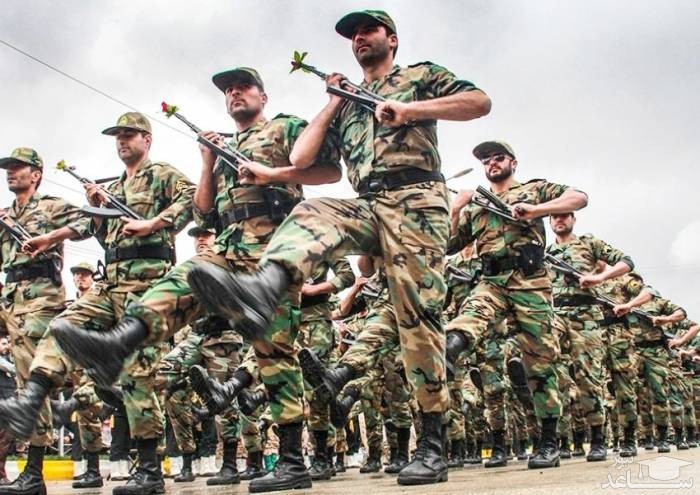 پیاده نظام ارتش در حال رژه