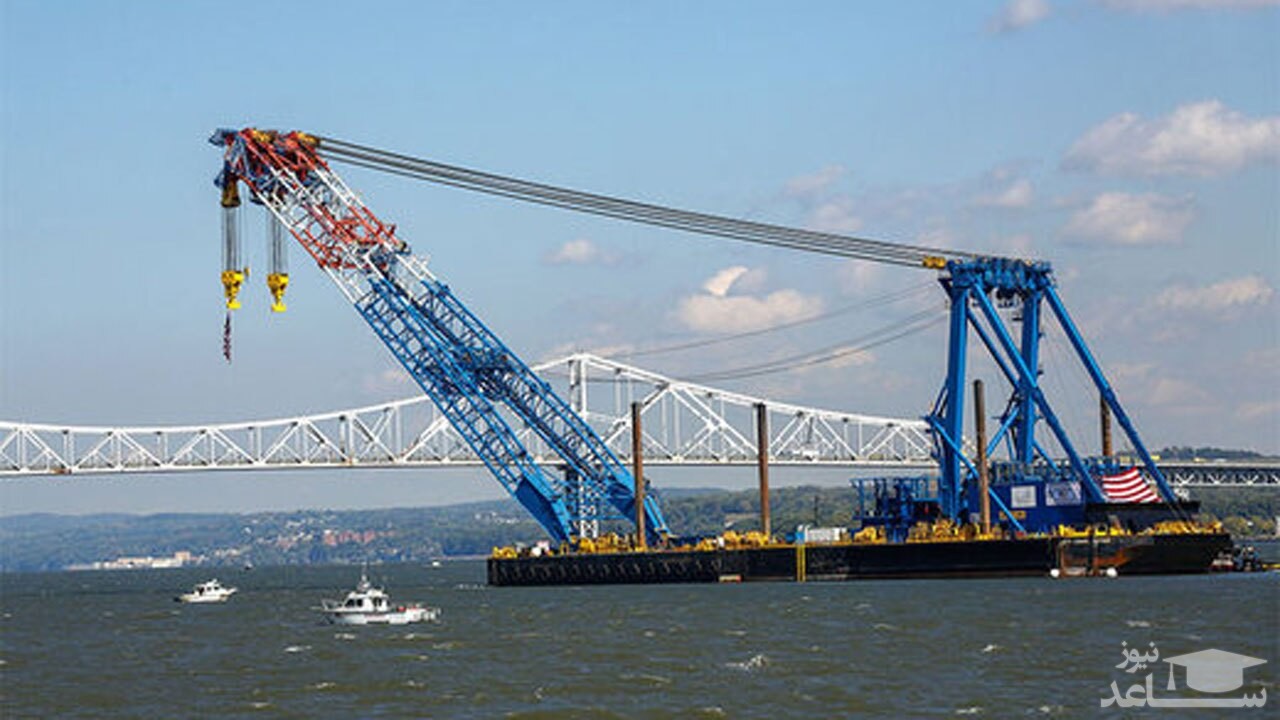 (فیلم) داخل کابین یک جرثقیل‌ غول پیکر