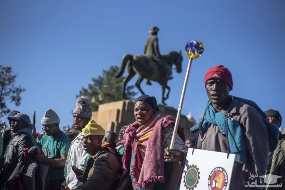 اعتراض و اعتصاب سراسری کارگران معدن در شهر "پرتوریا" آفریقای جنوبی/ آسوشیتدپرس