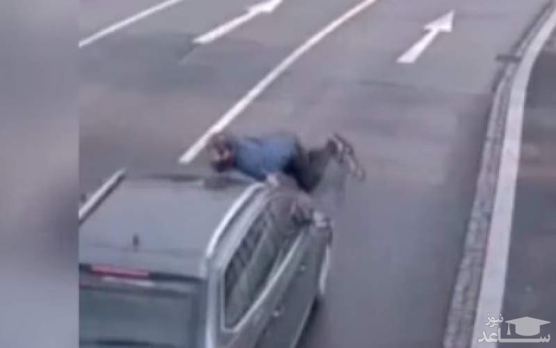 (فیلم) خودکشی عجیب یک مرد با پریدن جلوی ماشین