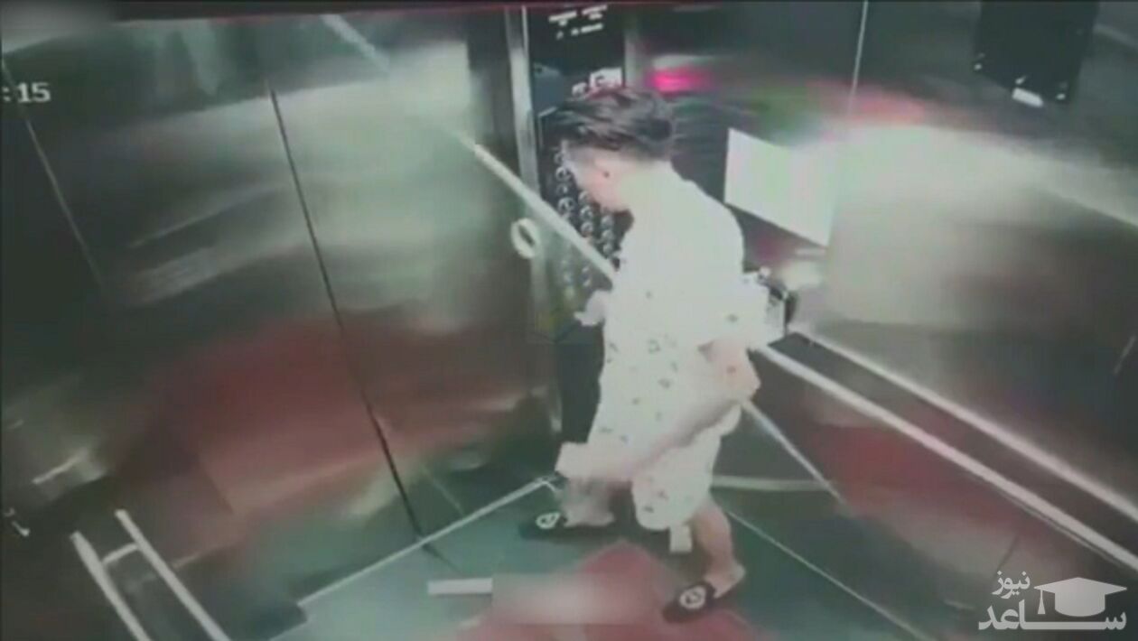 (فیلم) جابجایی عجیب یک پنجره شیشه‌ای با آسانسور 