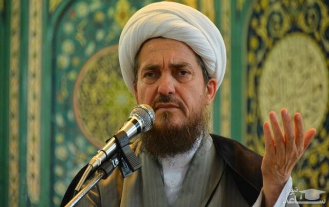 روحانیِ کتاب‌سوز: شاید مشکل کرونا را حل کنیم!