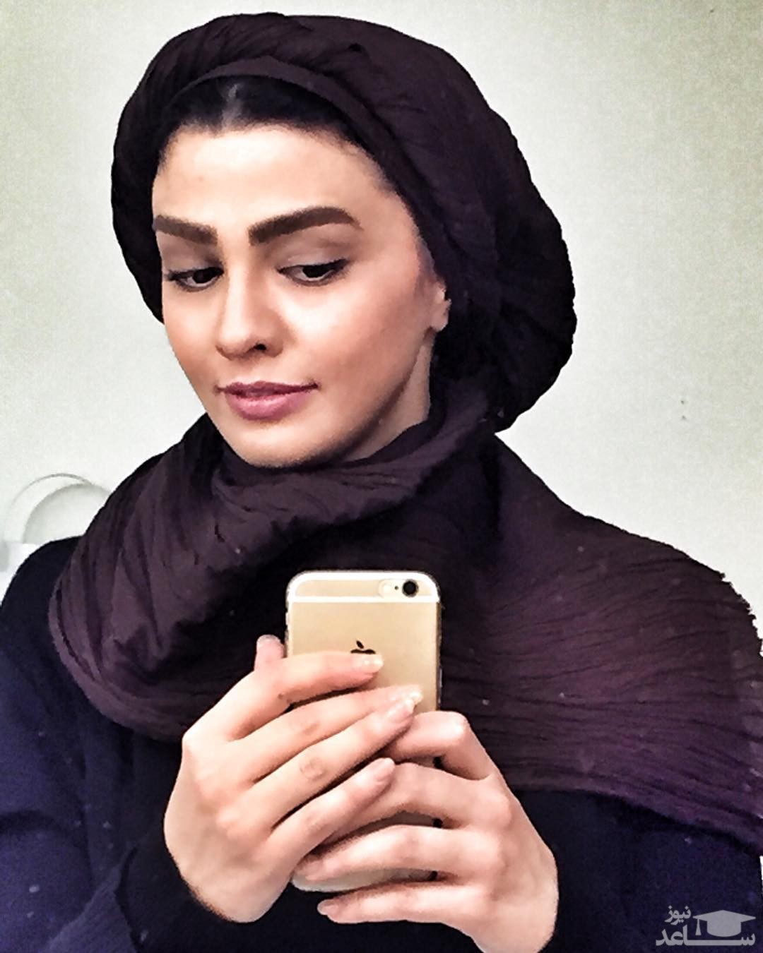 ژست سیما خضرآبادی به سبک زنان نوین
