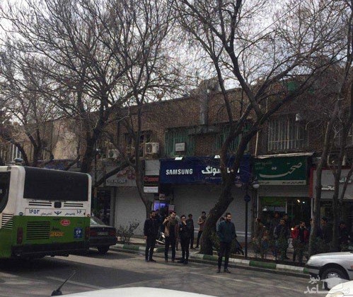 موبایل فروشان تبریز در اعتراض به طرح رجیستری مغازه‌های خود را بستند