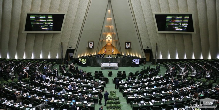 قوای سه گانه مجاز به دریافت سود از حساب‌های بانکی نیستند