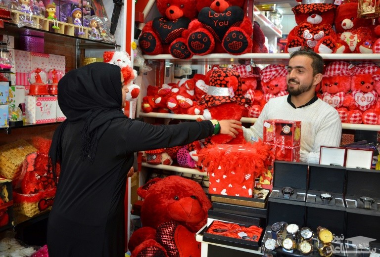 برخورد با ۳۲ واحد صنفی بدلیل فروش اقلام ولنتاین