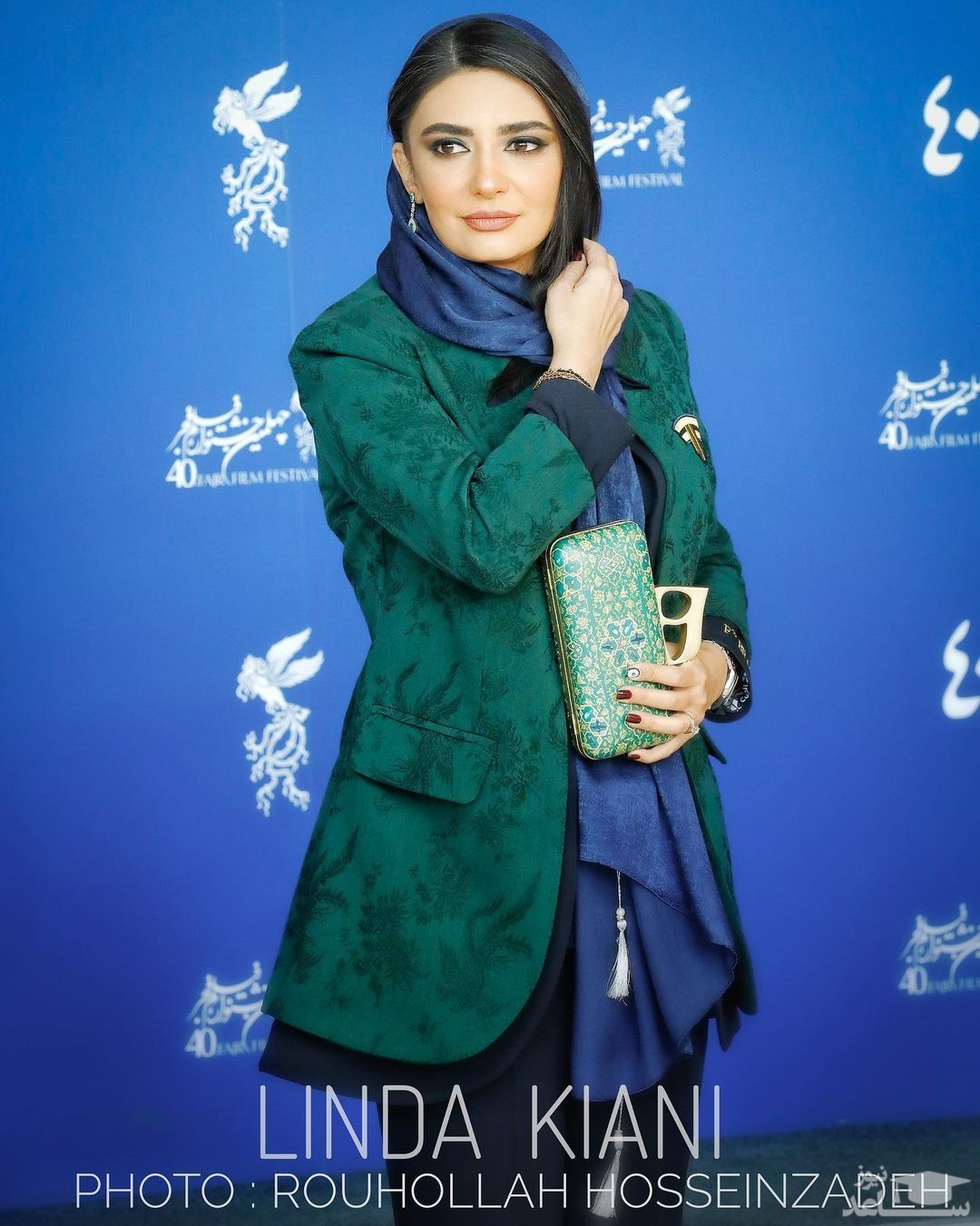 حجاب لیندا کیانی با دستمال سر در جشنواره کن