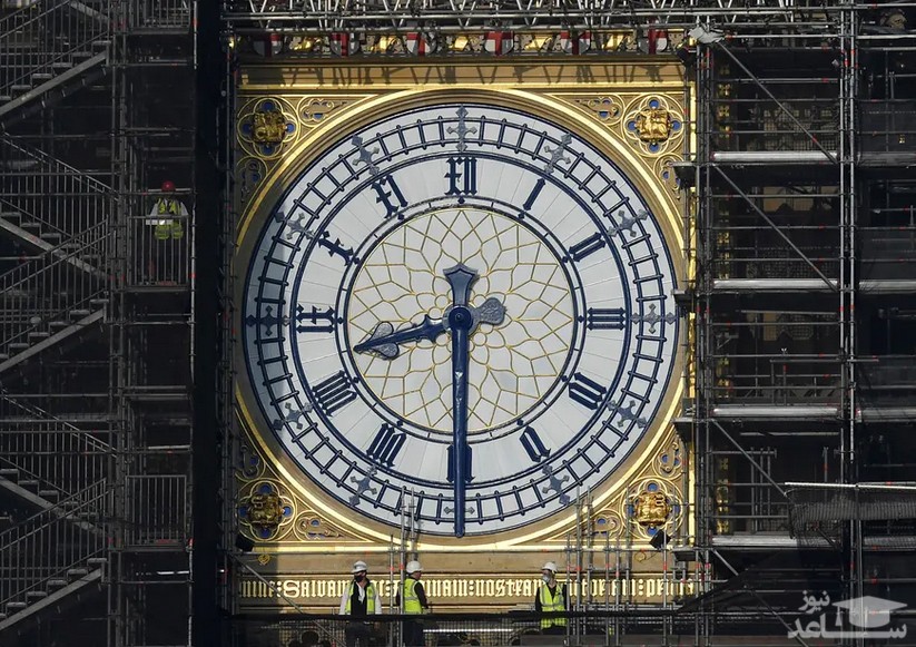 کارگران در حال کار در پروژه بازسازی ساعت "بیگ بن" لندن