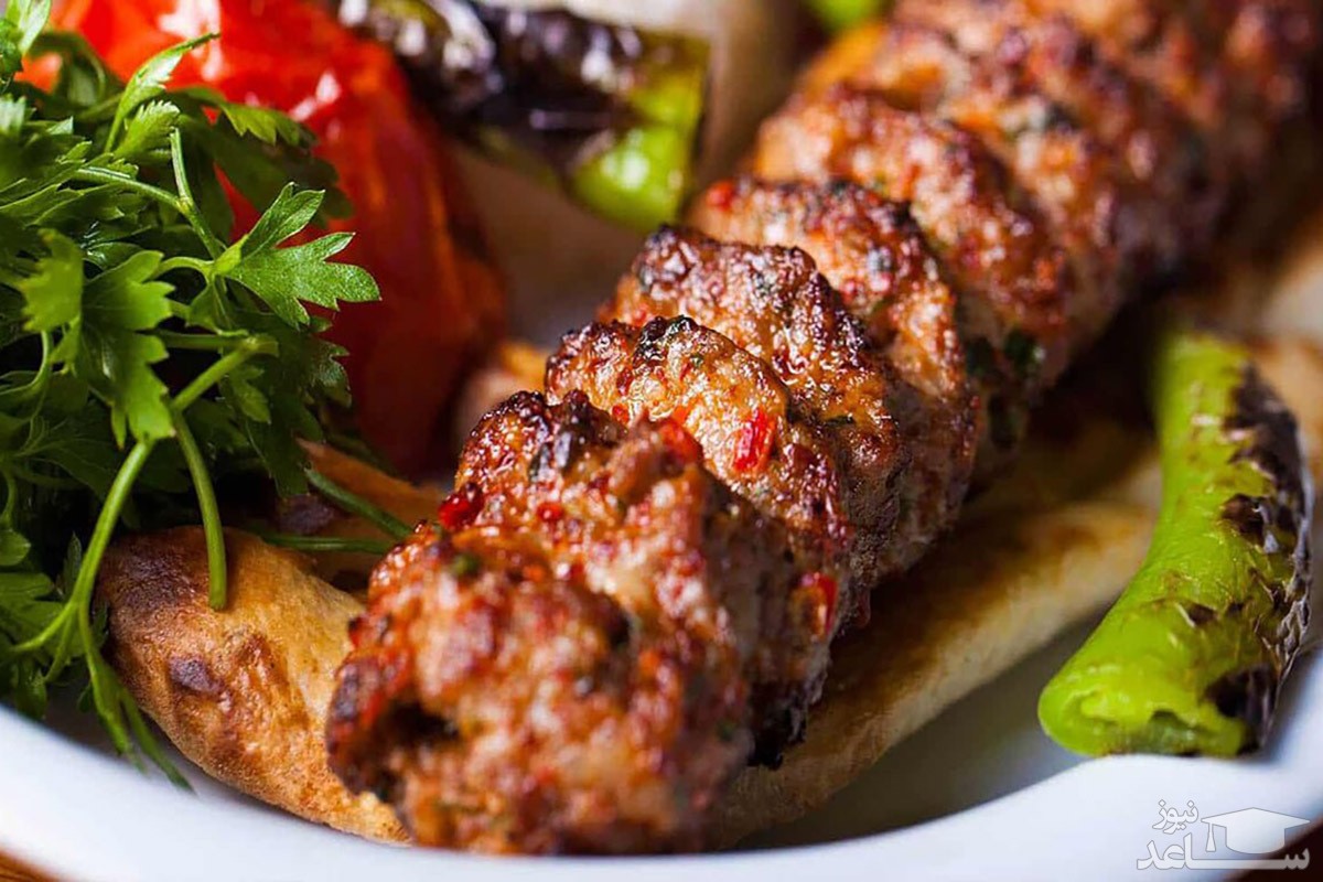 Блюда из мяса стол 5. Турецкие мясные блюда. Турецкая кухня мясные блюда. Бейти кебаб турецкая кухня. Турецкое мясное блюдо с мясом.