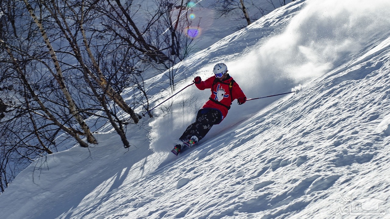 (فیلم) بیرون کشیدن یک اسکی باز از زیر بهمن 