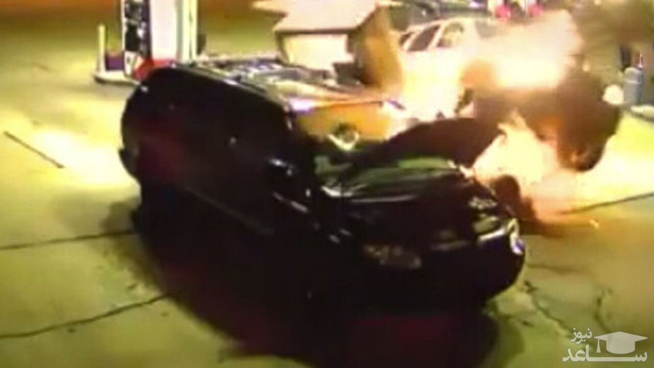 (فیلم) تصادف شدید خودروی شاسی بلند با یک پمپ بنزین