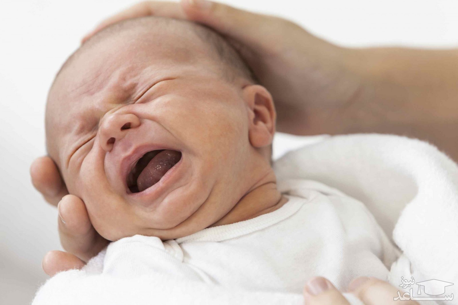 مهم ترین دلایل گریه نوزاد هنگام دفع ادرار یا مدفوع