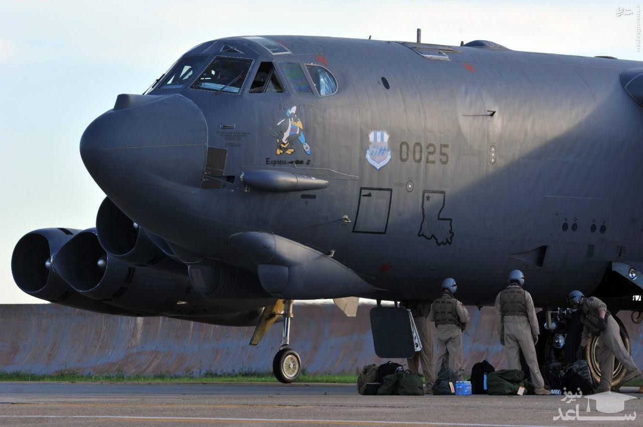 (فیلم) فرود اضطراری هواپیما بمب افکن در دریا