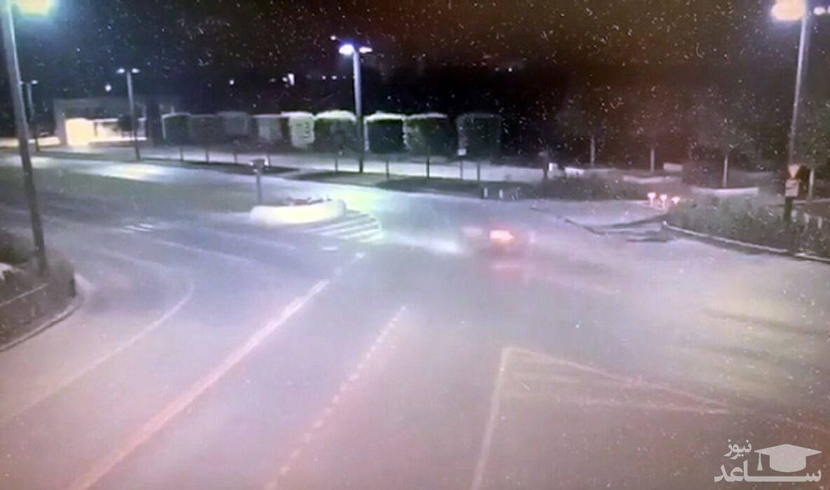 (فیلم) برخورد شدید موتورسیکلت با جدول وسط بلوار 