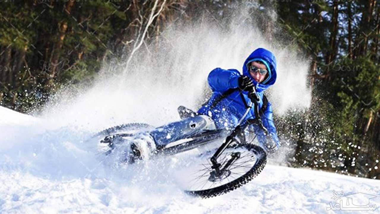 (فیلم) حادثه دومینو وار در مسابقات دوچرخه سواری روی یخ