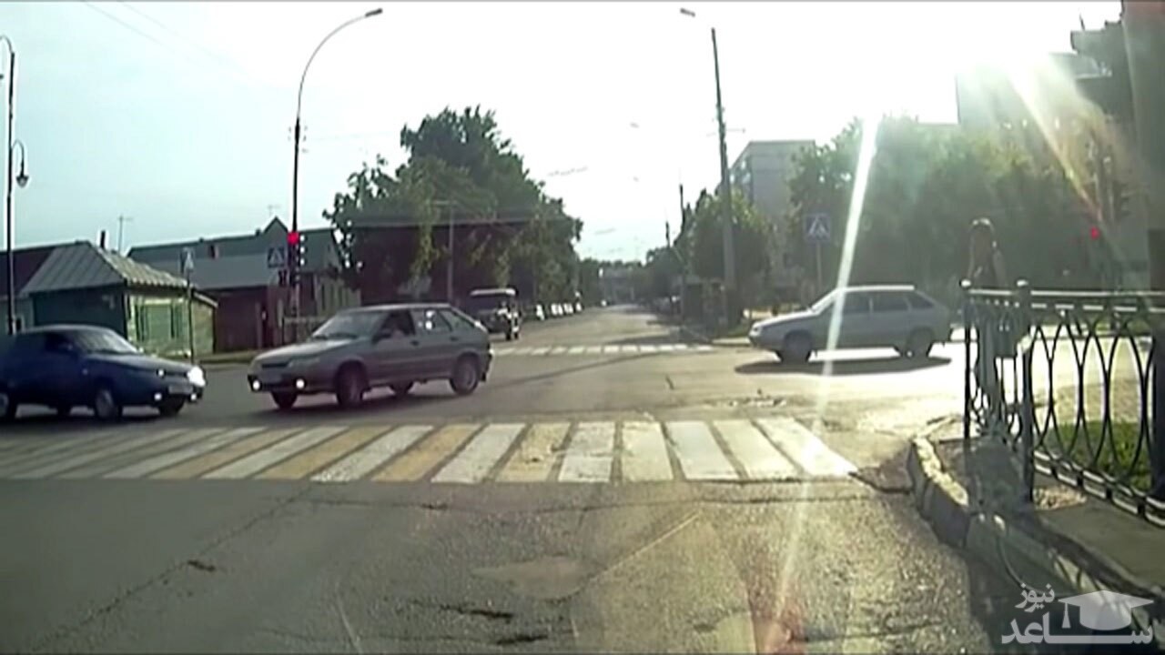 (فیلم) تصادف وحشت آور دو خودرو در تقاطع