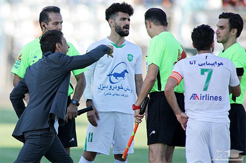 (عکس)  لحظه درگیری خطیبی با داور بر سر پنالتی پرسپولیس