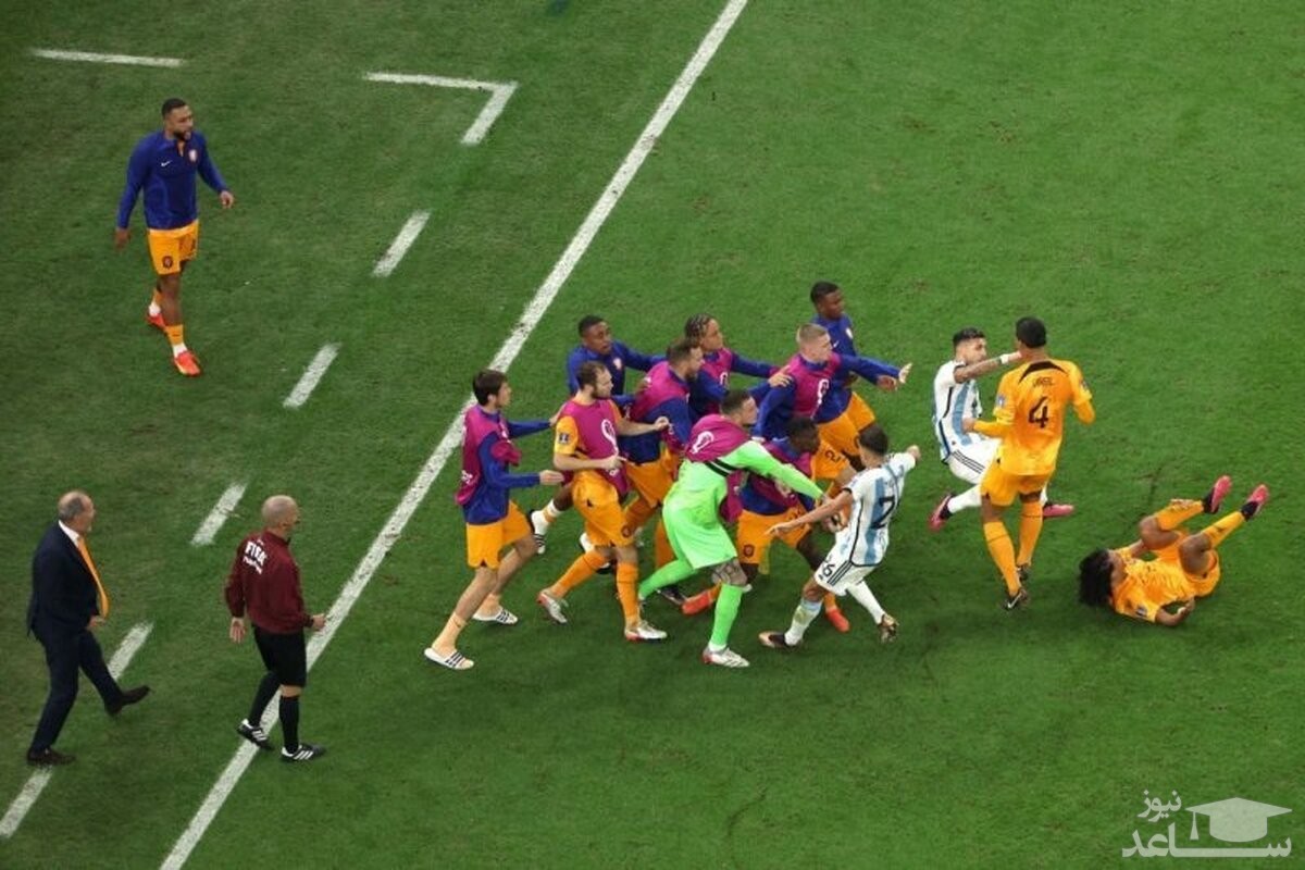 پرواز خودکار در جنجالی‌ترین صحنه جام جهانی + عکس دیدنی