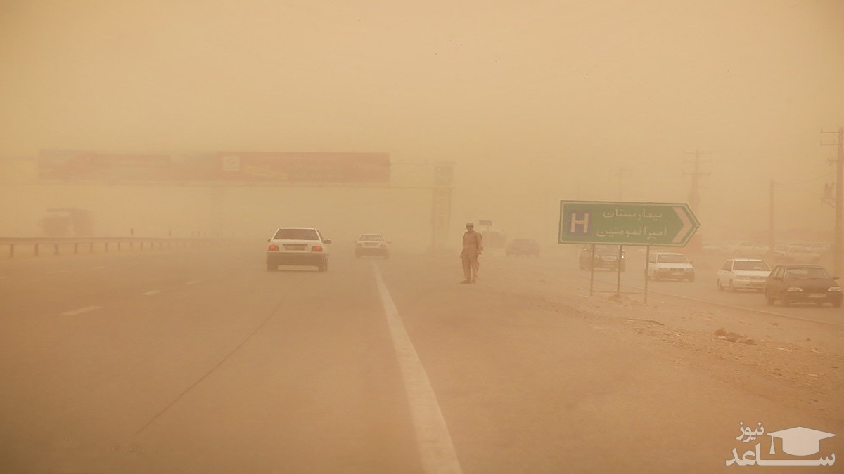 طوفان و گردوغبار ادارات منطقه سیستان را به تعطیلی کشاند