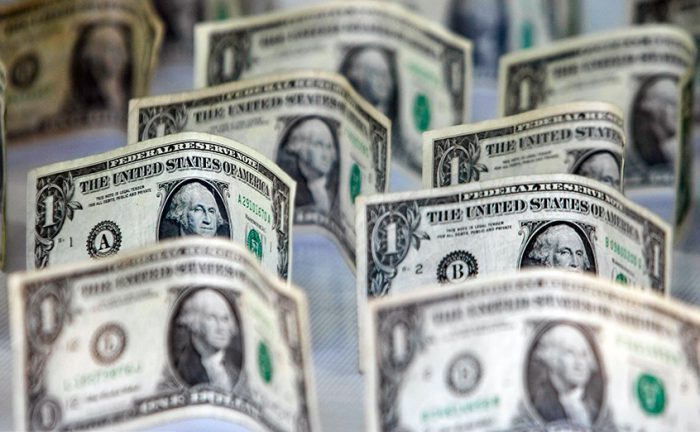 قیمت دلار در آستانه ورود به کانال ۱۲هزار تومان