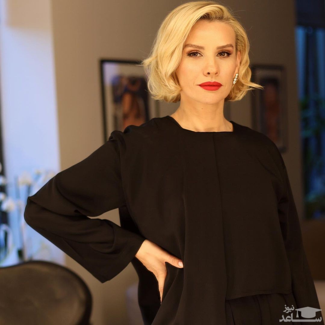 استایل مونوکروم و شیک مجری پر بیننده ترین برنامه تلویزیونی