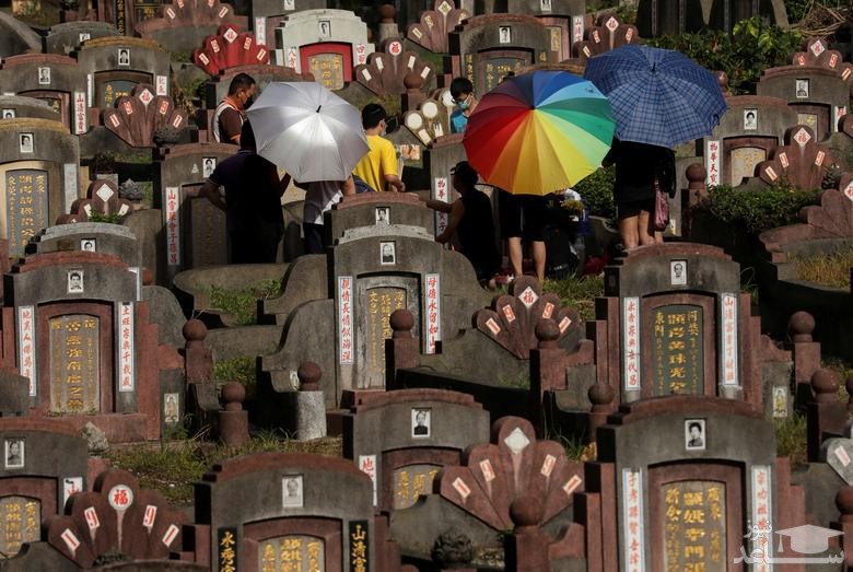 جشنواره جارو کردن مقابر در گورستان چینی ها در شهر کوالالامپور مالزی/ رویترز