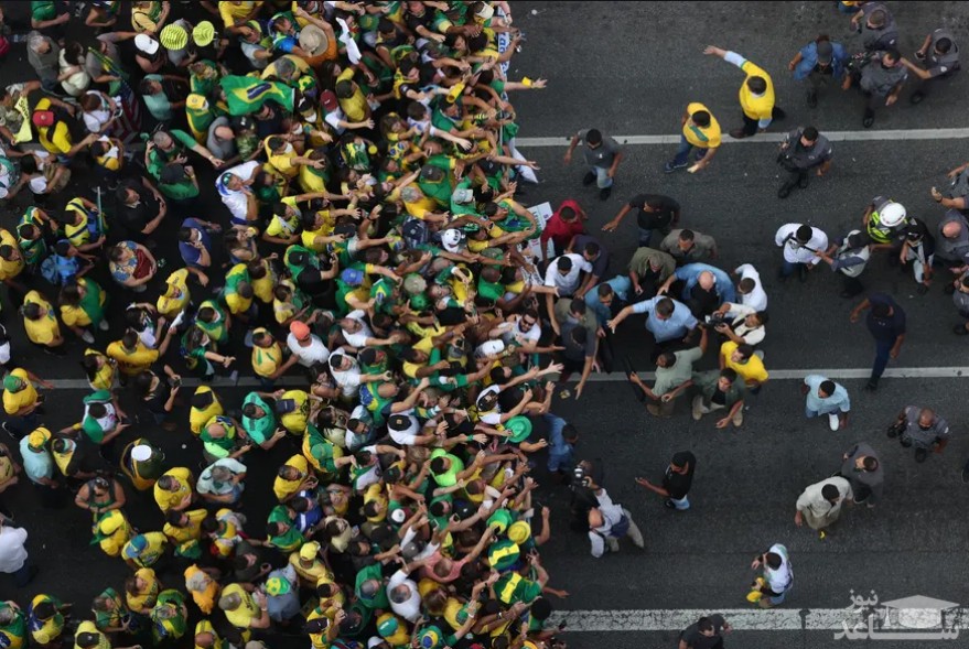 رییس جمهوری برزیل در جمع حامیانش