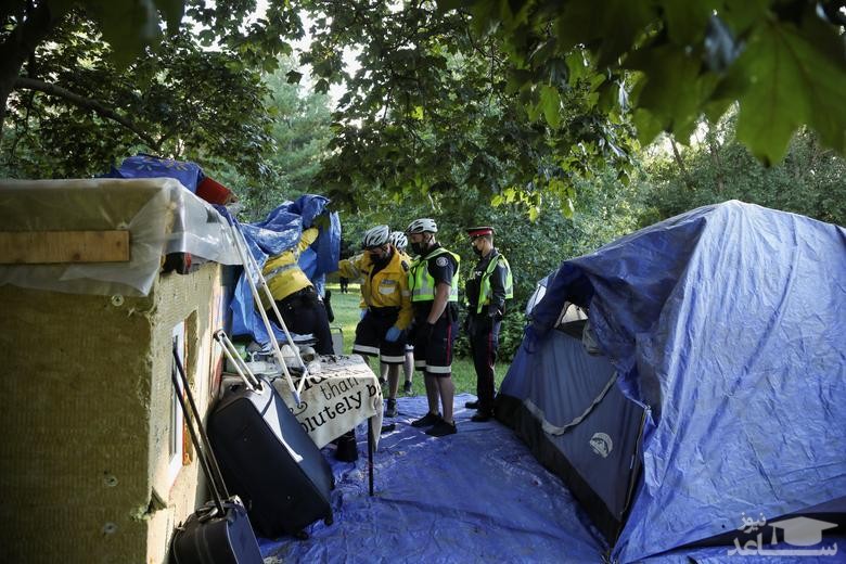 تنش و درگیری بین بی خانمان ها و پلیس شهر تورنتو 
